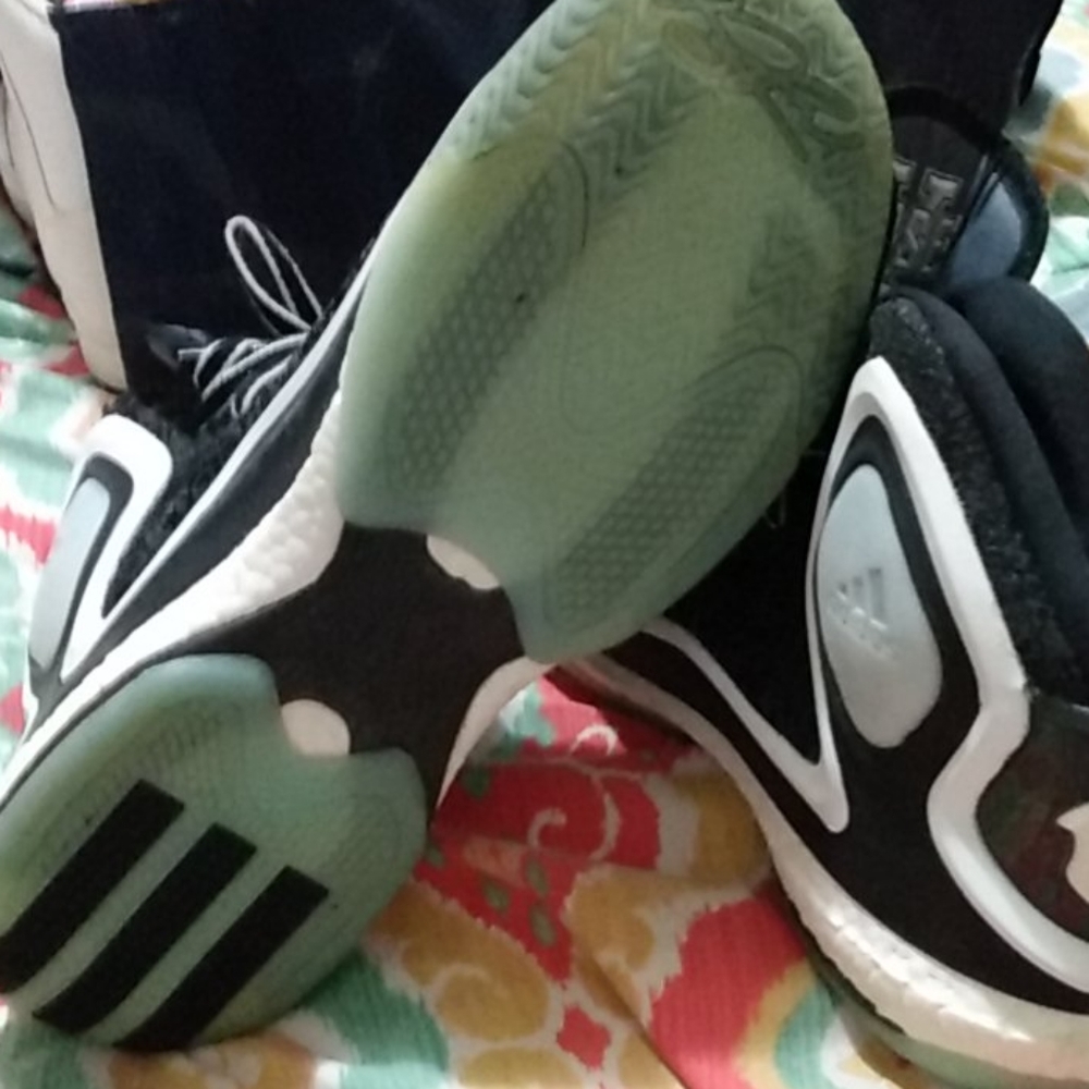 sneaker - Picture 4 of 4